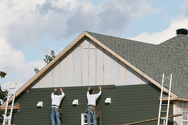 Professional Emergency Siding Repair technician working in Farnham, VA